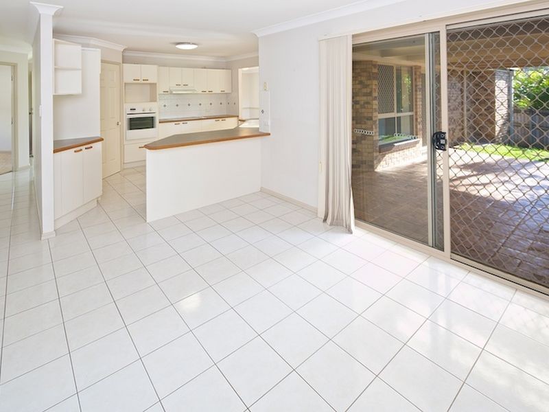 10 Lynch Crescent, Birkdale QLD 4159