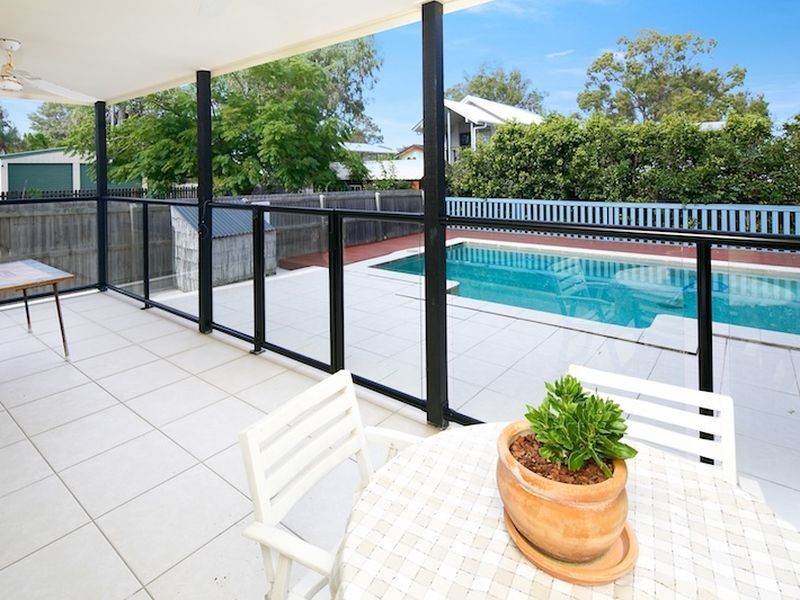 14 Mooroondu Road, Thorneside QLD 4158