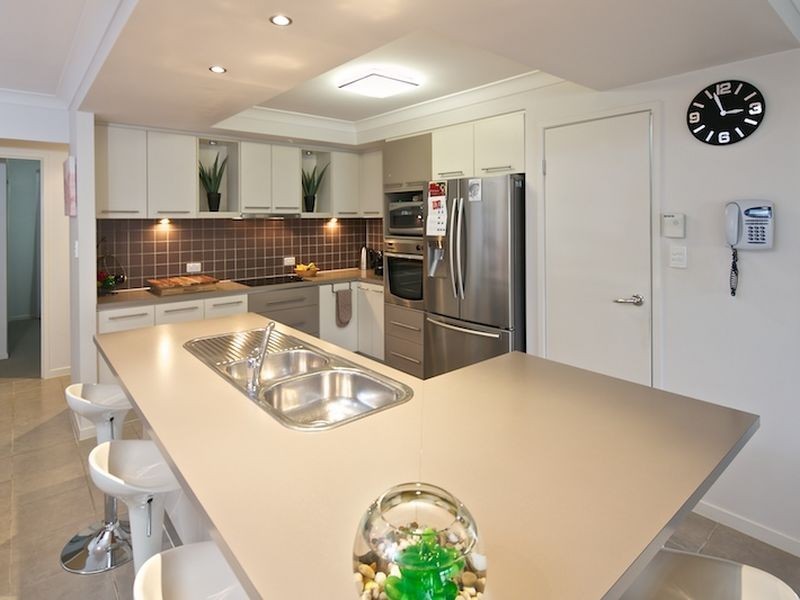 12 Elaine Place, Birkdale QLD 4159