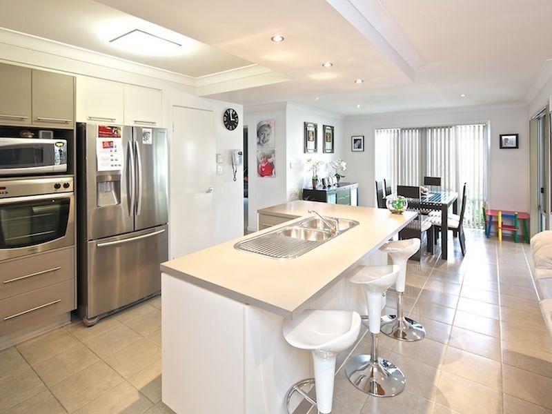 12 Elaine Place, Birkdale QLD 4159