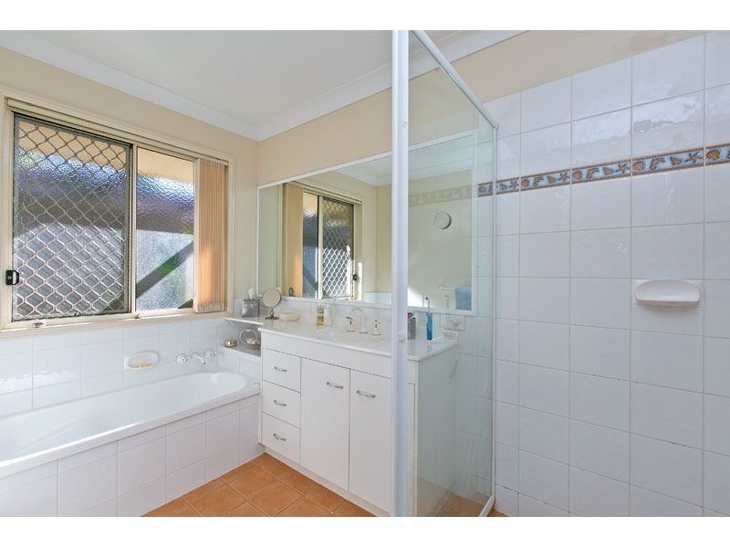 44 Penzance Drive, Redland Bay QLD 4165