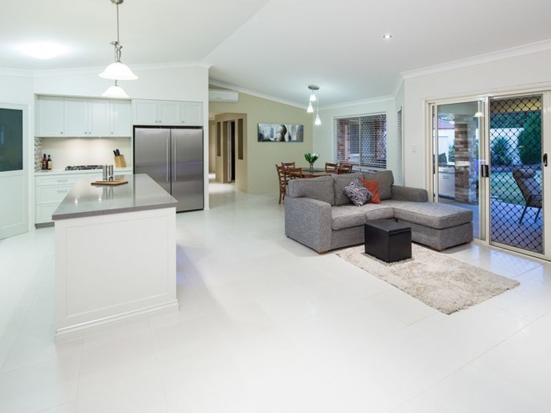 16 Sailfish Avenue, Birkdale QLD 4159