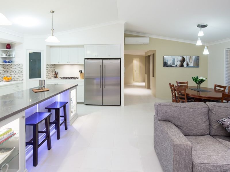 16 Sailfish Avenue, Birkdale QLD 4159