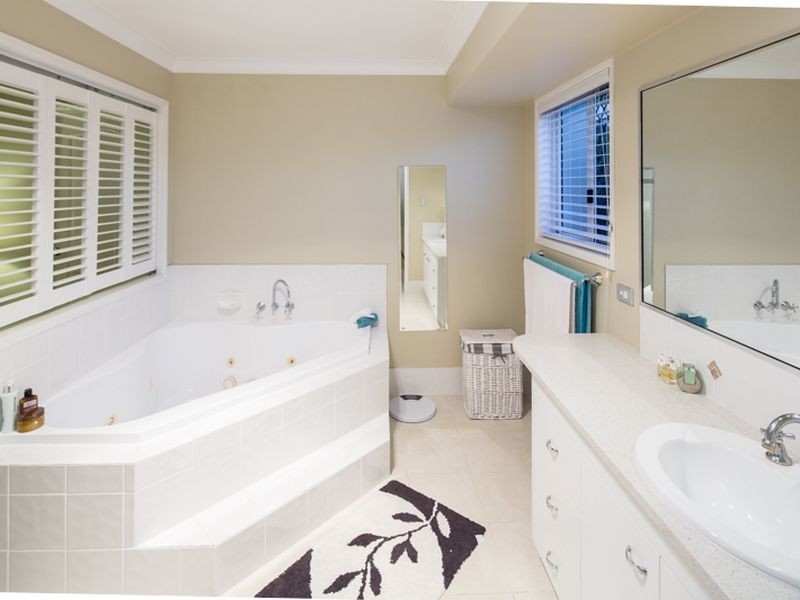 16 Sailfish Avenue, Birkdale QLD 4159