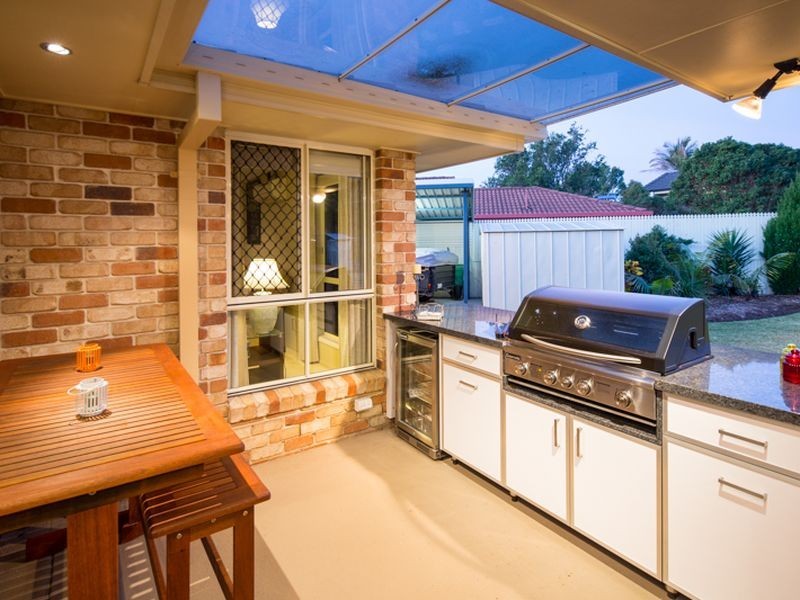 16 Sailfish Avenue, Birkdale QLD 4159