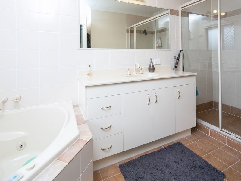 7 Warlow Close, Wellington Point QLD 4160