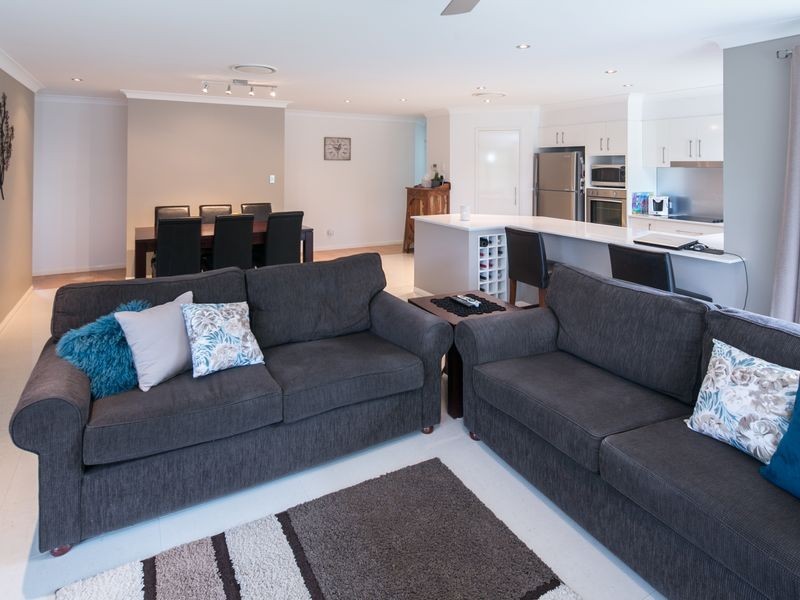 7 Warlow Close, Wellington Point QLD 4160