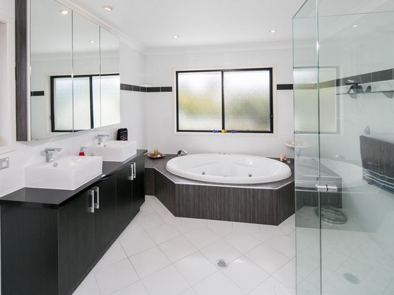 25 Saul Street, Thorneside QLD 4158