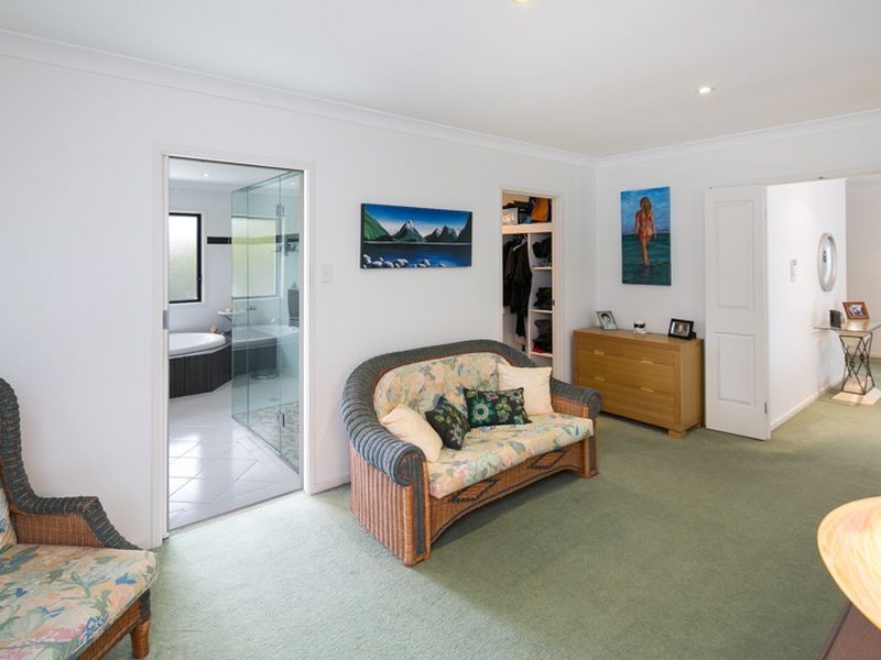 25 Saul Street, Thorneside QLD 4158