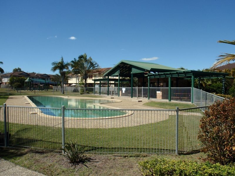 142/9 Bayside Court, Thorneside QLD 4158