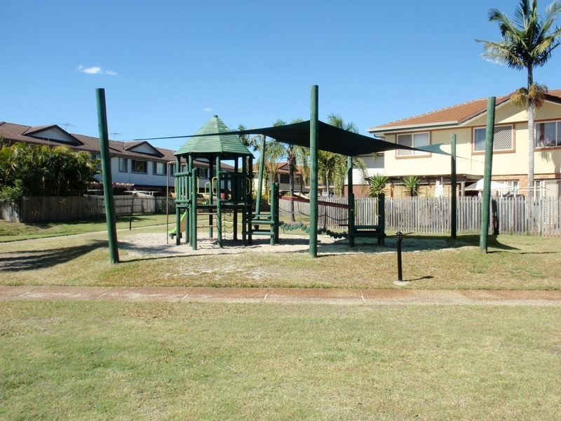 142/9 Bayside Court, Thorneside QLD 4158