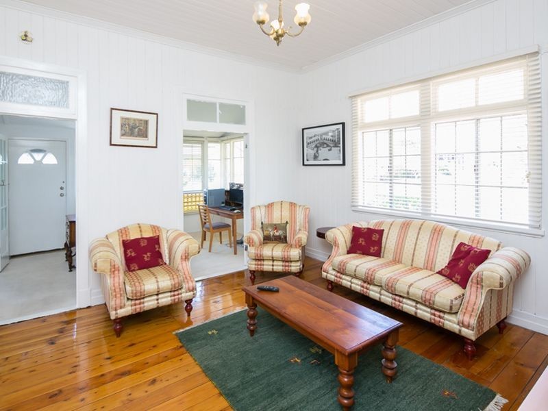 65 Waterview Avenue, Wynnum QLD 4178