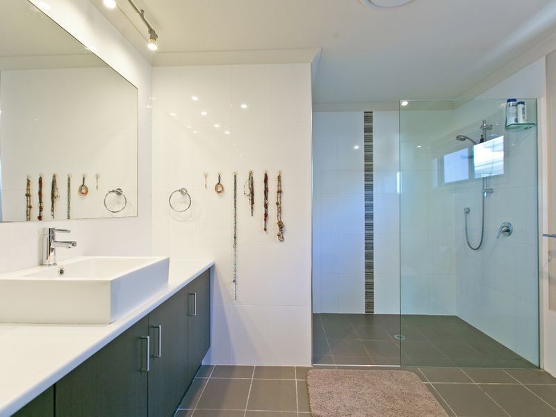 58 Mooroondu Road, Thorneside QLD 4158