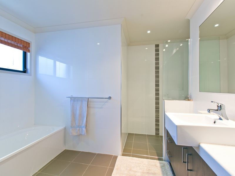 58 Mooroondu Road, Thorneside QLD 4158