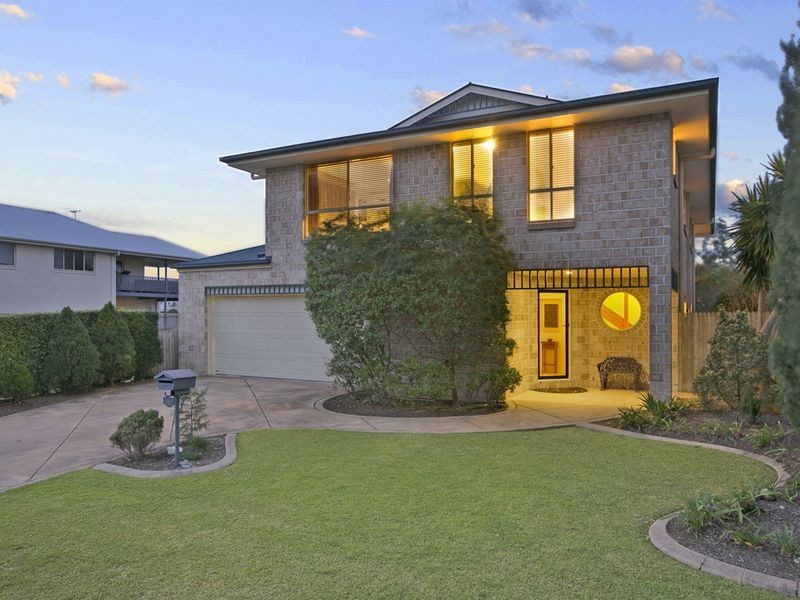 8 Seaside Close, Thorneside QLD 4158