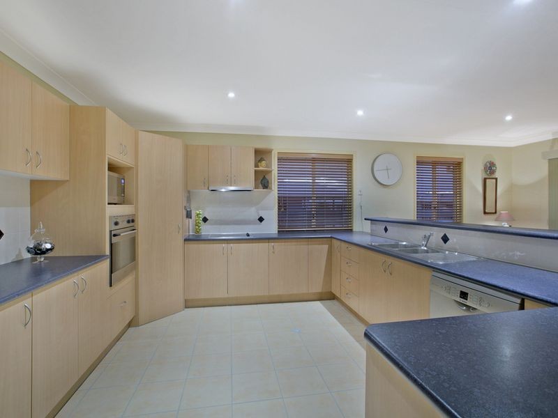 8 Seaside Close, Thorneside QLD 4158