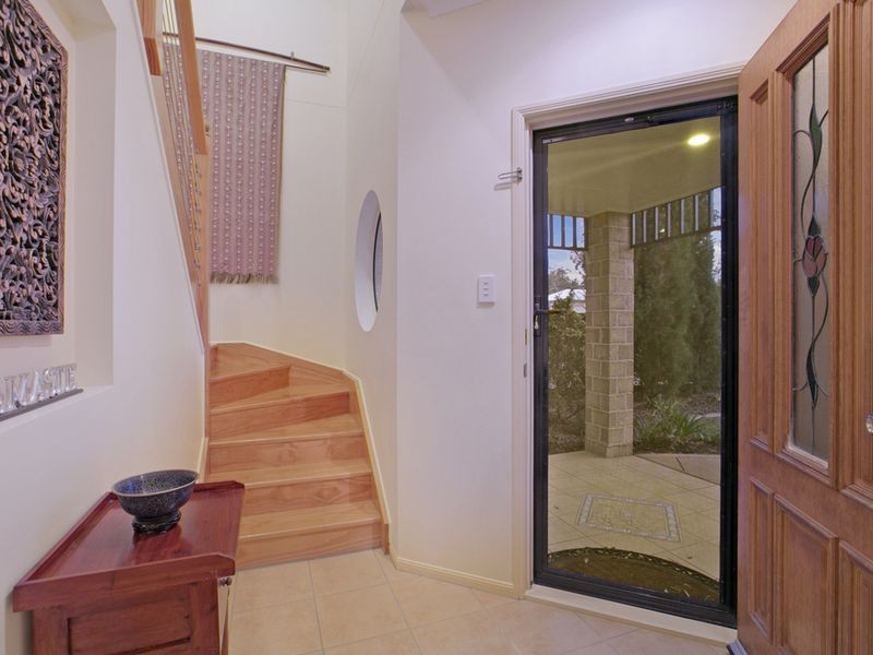 8 Seaside Close, Thorneside QLD 4158