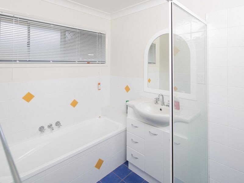 25 Nemarra Street, Wynnum West QLD 4178