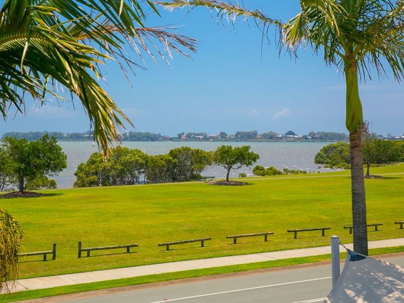 10 Dorsal Drive, Birkdale QLD 4159