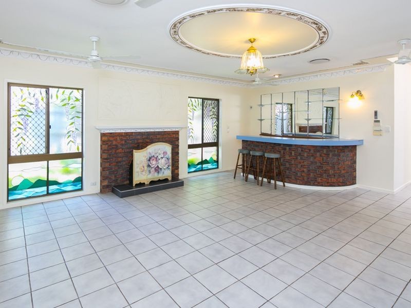 10 Dorsal Drive, Birkdale QLD 4159