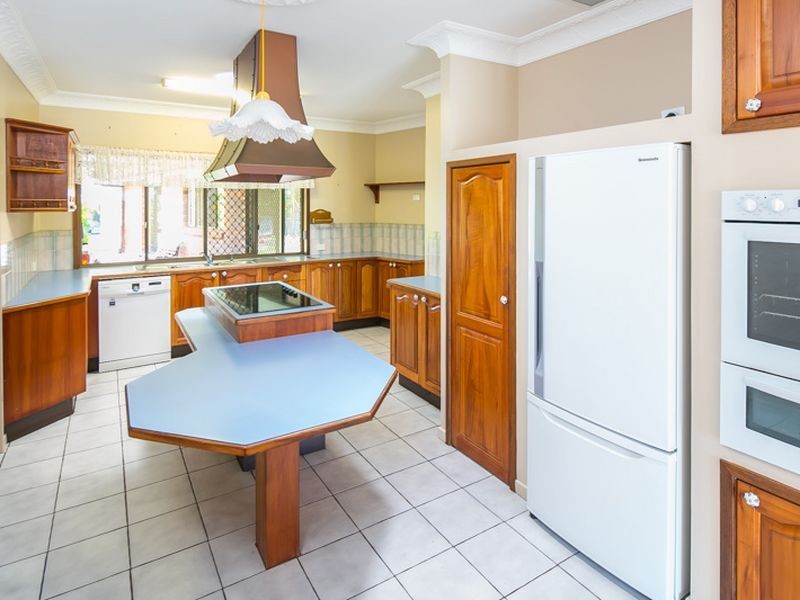 10 Dorsal Drive, Birkdale QLD 4159