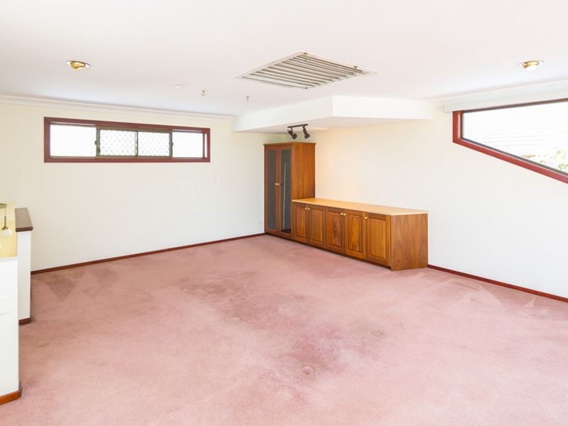 10 Dorsal Drive, Birkdale QLD 4159