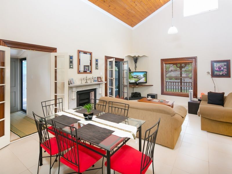 35 Agnes Street, Birkdale QLD 4159