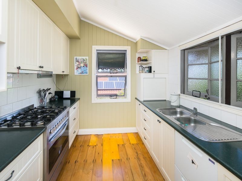 14 Victor Street, Birkdale QLD 4159