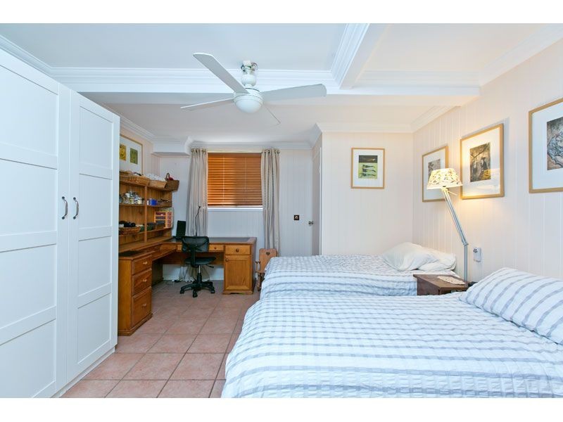 14 Victor Street, Birkdale QLD 4159