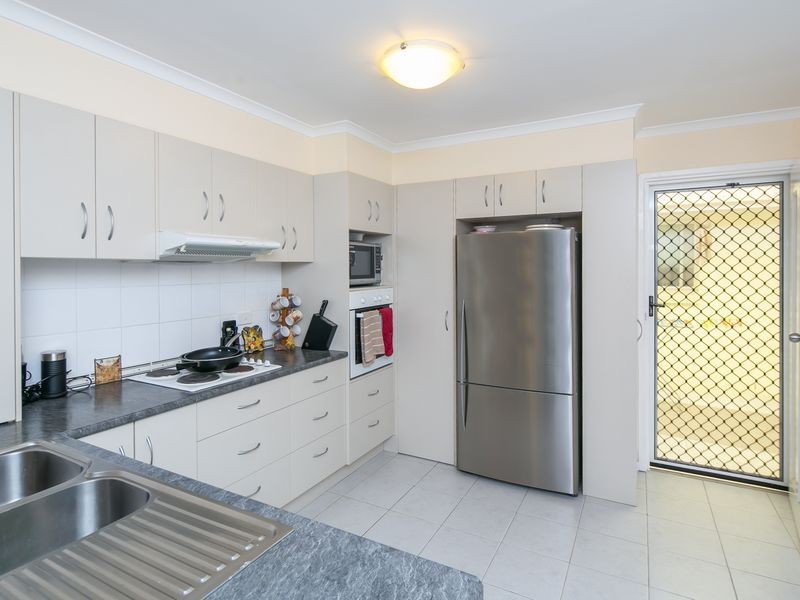 2/73 Burbank Road, Birkdale QLD 4159
