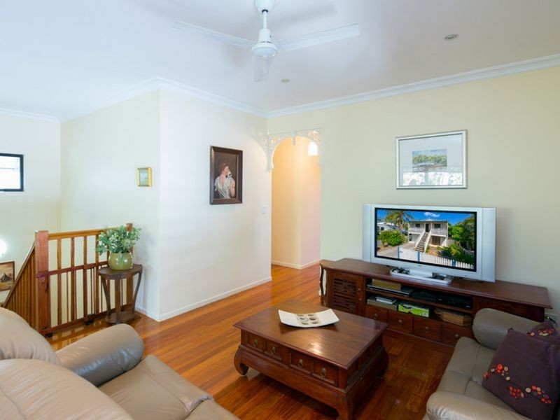 30 Barnham Street, Wynnum QLD 4178