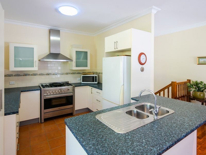 30 Barnham Street, Wynnum QLD 4178