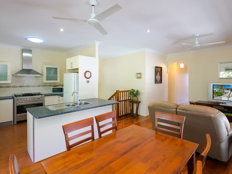 30 Barnham Street, Wynnum QLD 4178