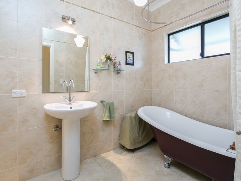 30 Barnham Street, Wynnum QLD 4178