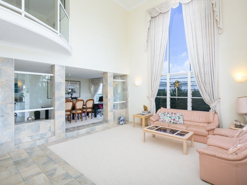 8 Mainsail Street, Birkdale QLD 4159