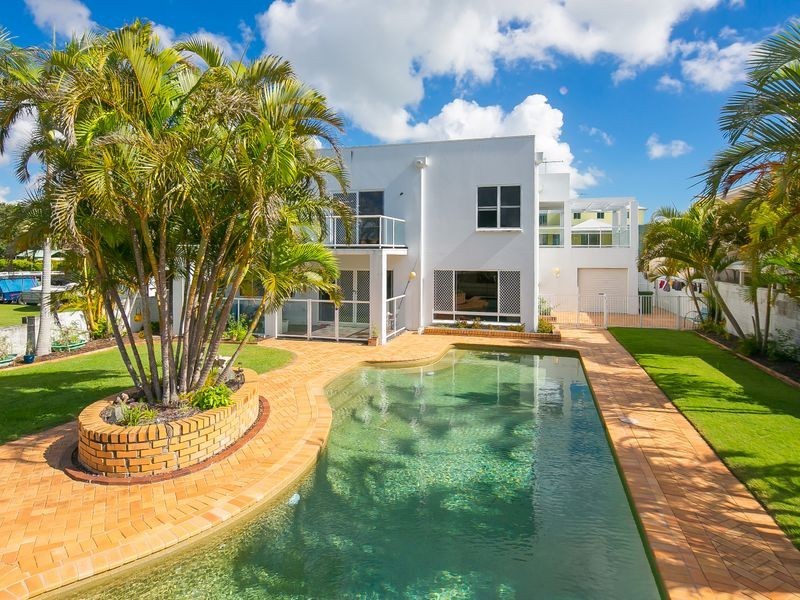 8 Mainsail Street, Birkdale QLD 4159