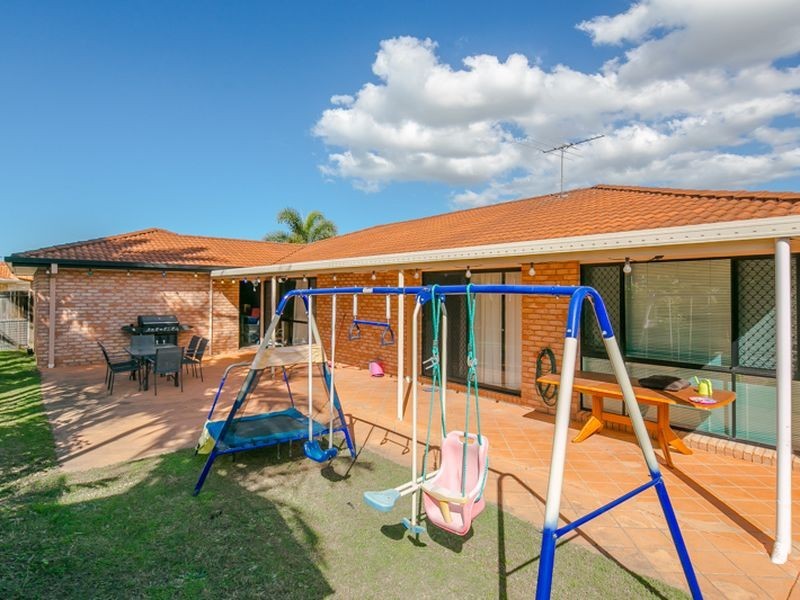 11 Walnut Court, Birkdale QLD 4159