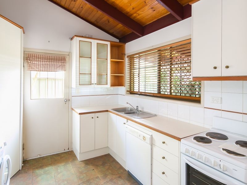 6 Sheena Street, Wellington Point QLD 4160