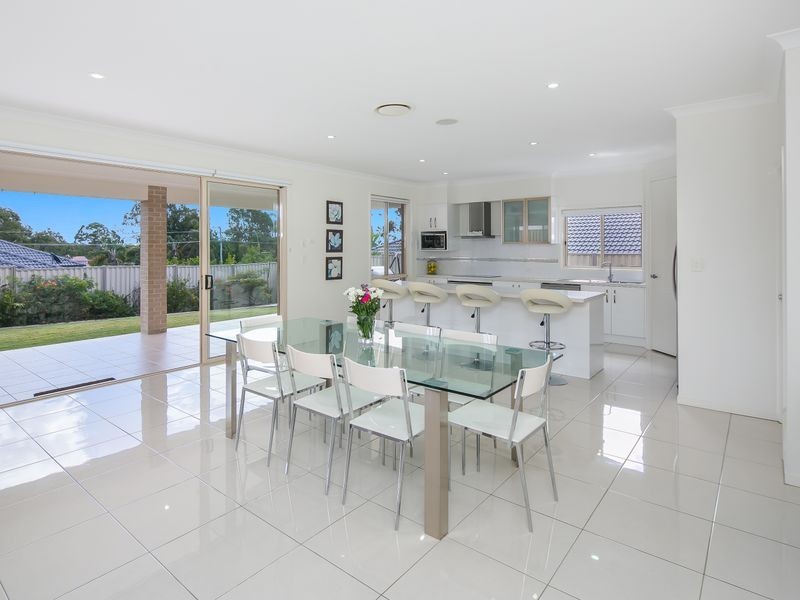 12 Amalia Street, Birkdale QLD 4159