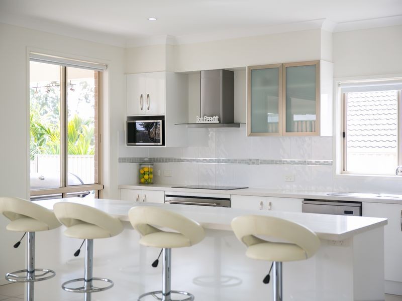 12 Amalia Street, Birkdale QLD 4159