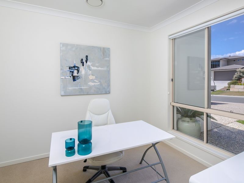 12 Amalia Street, Birkdale QLD 4159