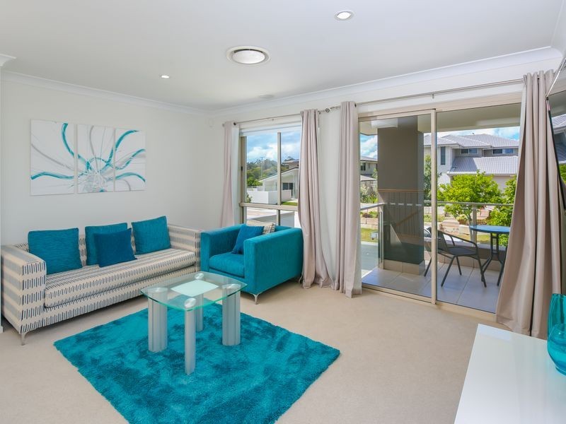 12 Amalia Street, Birkdale QLD 4159