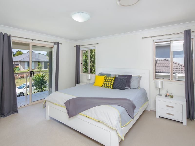 12 Amalia Street, Birkdale QLD 4159