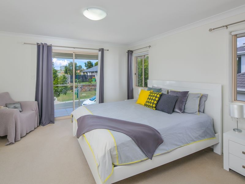 12 Amalia Street, Birkdale QLD 4159