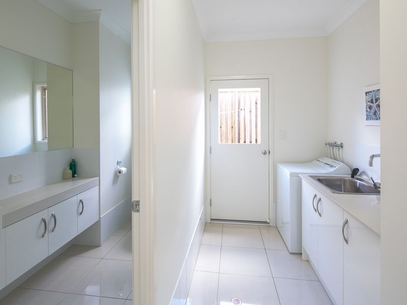 12 Amalia Street, Birkdale QLD 4159