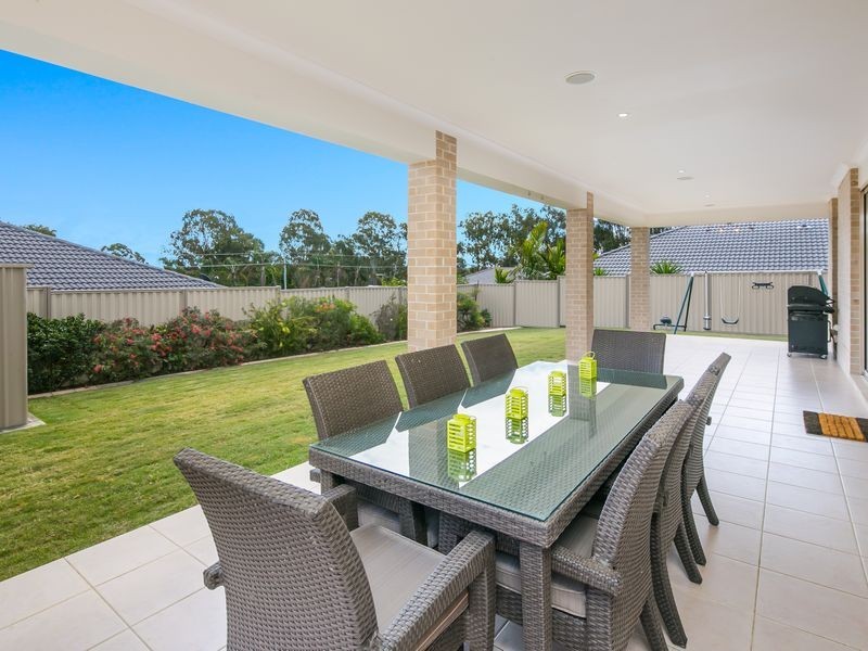 12 Amalia Street, Birkdale QLD 4159