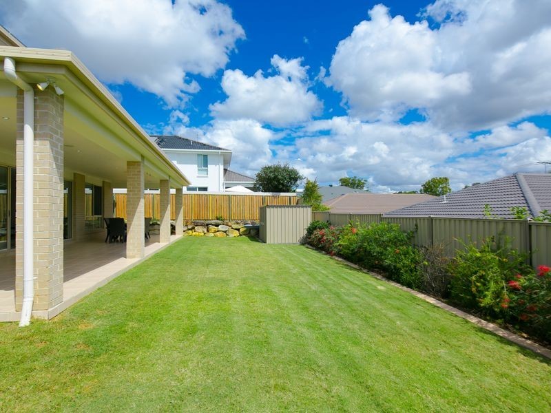 12 Amalia Street, Birkdale QLD 4159