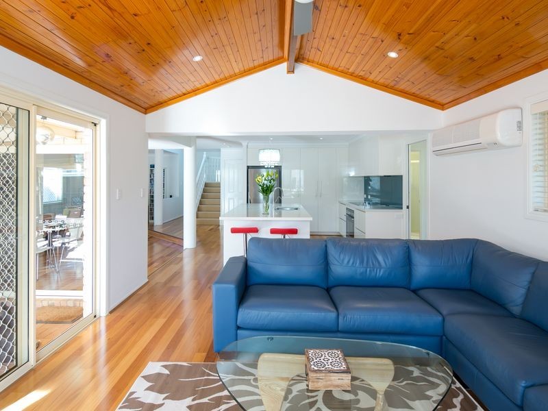 87 Creek Road, Birkdale QLD 4159