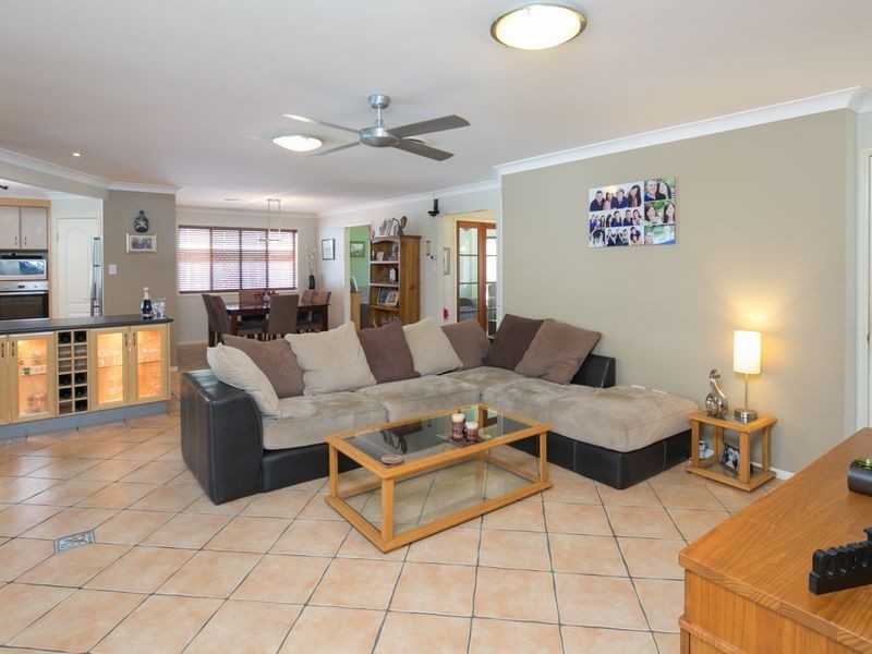 24 Farnham Street, Wellington Point QLD 4160