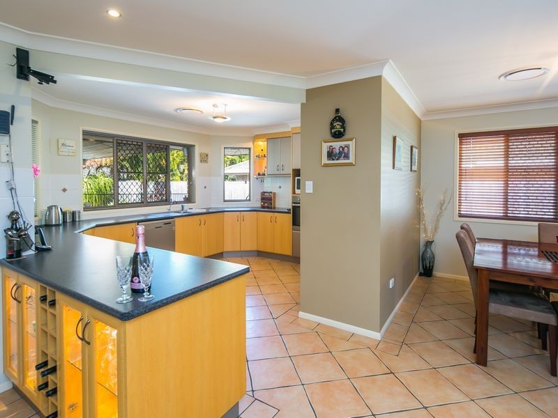 24 Farnham Street, Wellington Point QLD 4160